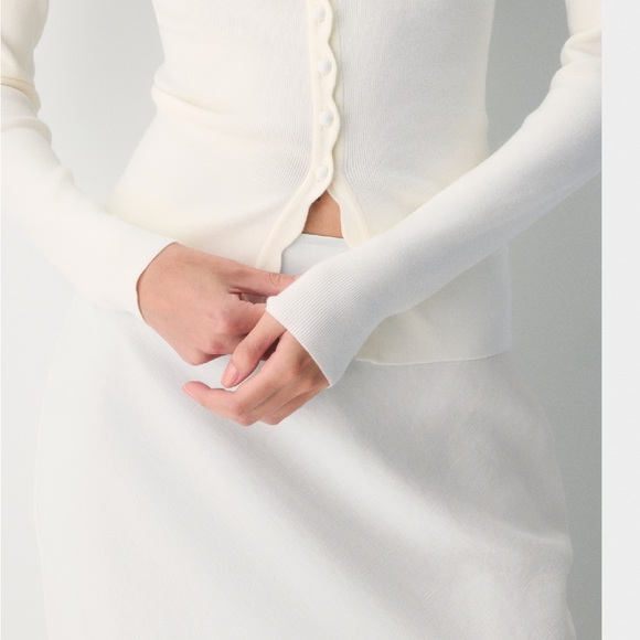 Aritzia Shelly Cardigan in Light Birch Size M - Picture 4 of 4